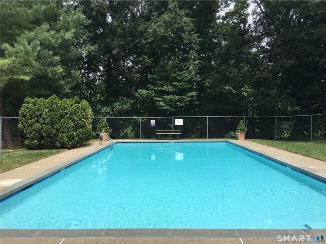 Building Photo - 92 Wilton Crest Rd