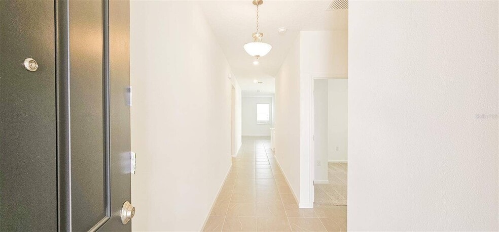 Building Photo - 429 Silver Palm Dr