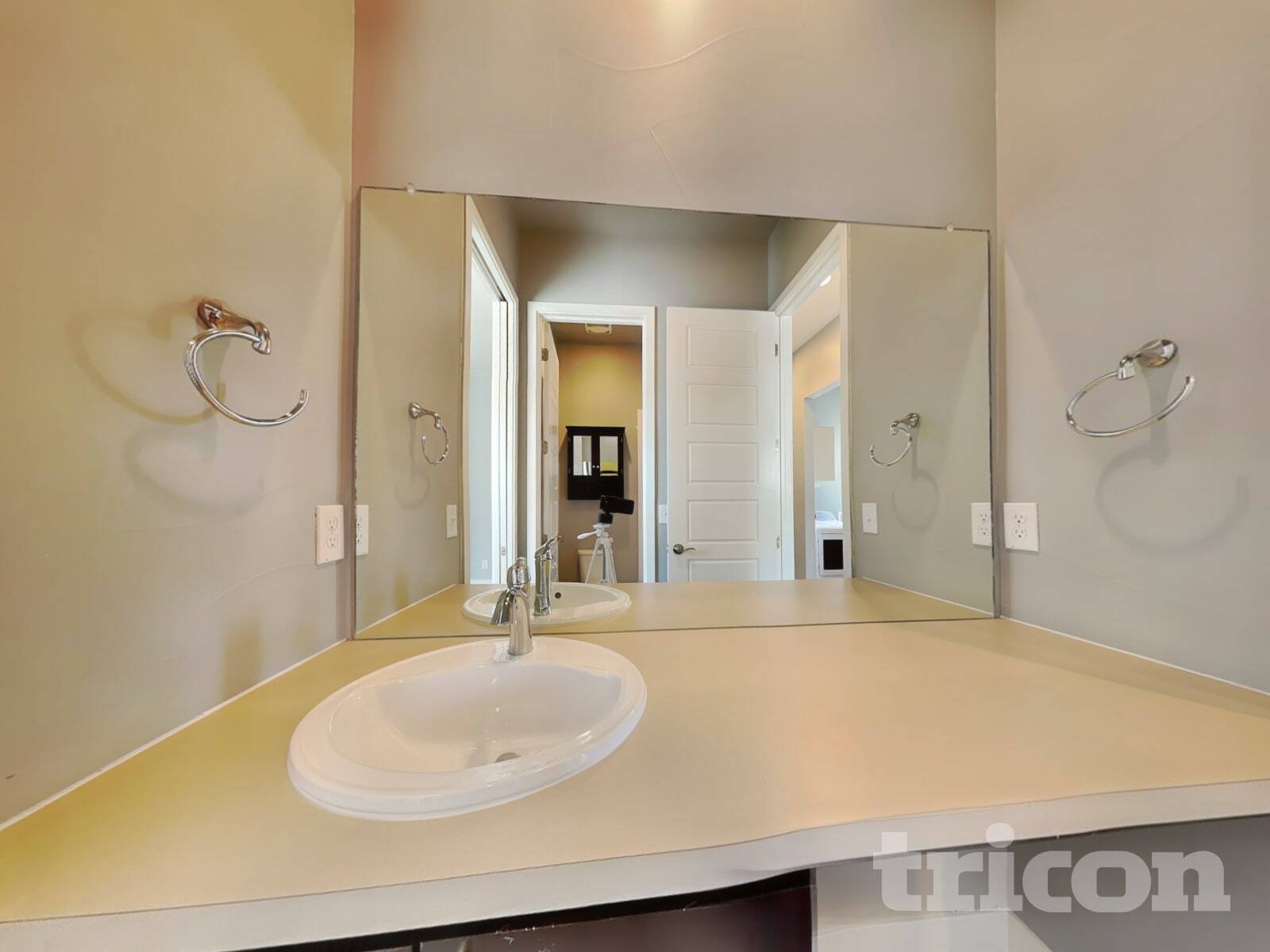 Building Photo - 4646 Mt Shavano St