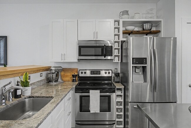 Building Photo - 1225 4th Ave S