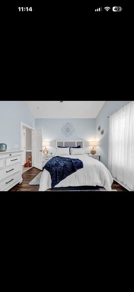 Bedroom 1 - 124 S Shore Blvd