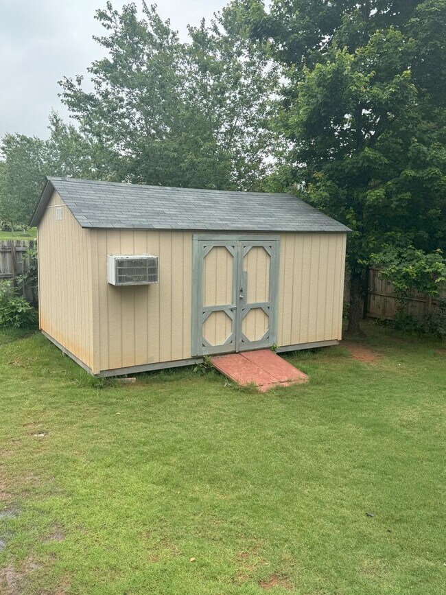 Building Photo - 1049 Ellis Pond Dr