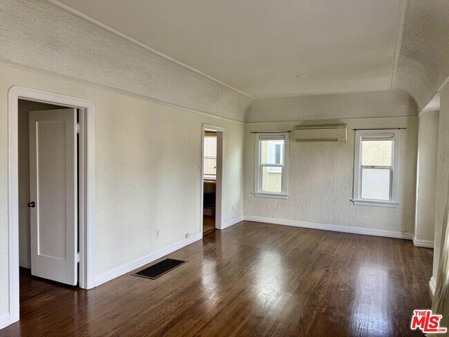 Building Photo - 3564 Dover St