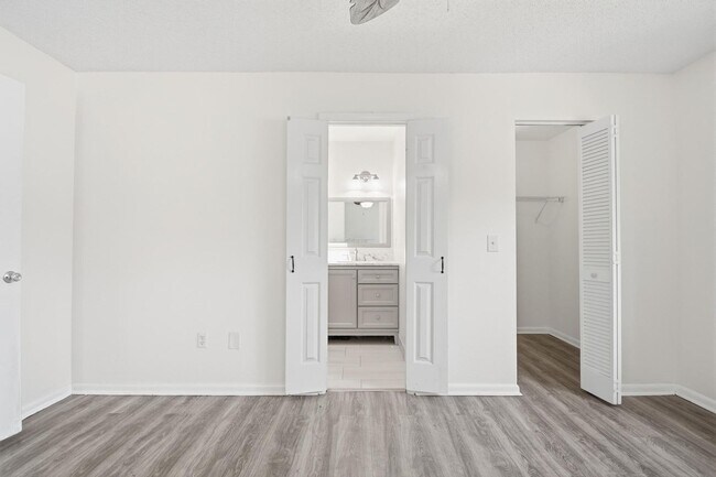 Building Photo - Amazing Pool Home!