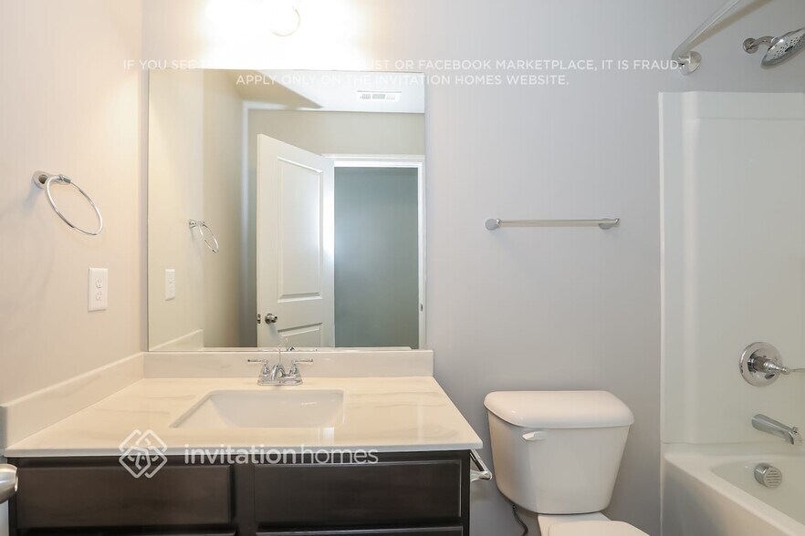 Building Photo - 821 Alder Grv Trce