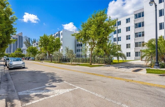Building Photo - 250 180th Dr