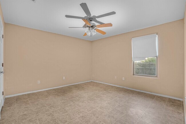 Building Photo - 14119 Fawn Dr