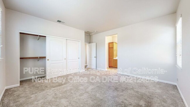 Building Photo - 5 Royal Gorge St
