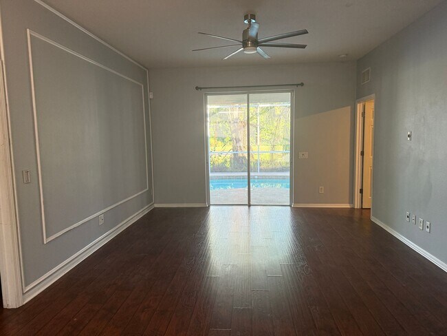 Building Photo - 5 BEDROOM HOUSE WITH PRIVATE POOL AND LAKE...