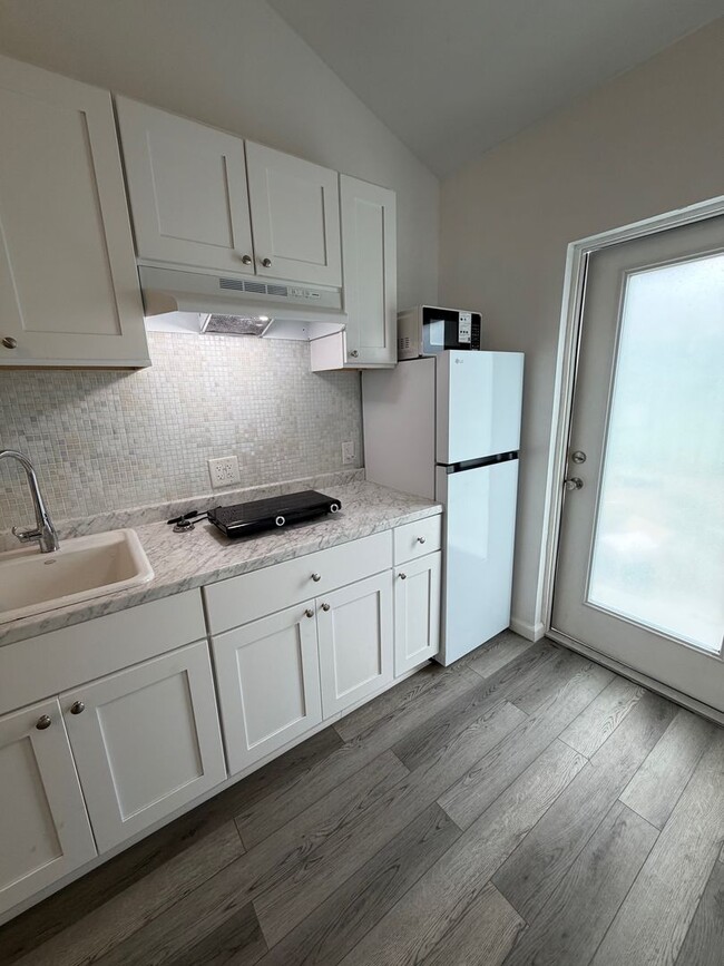 Building Photo - Arlington