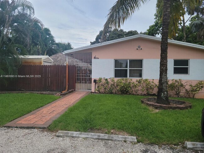 Primary Photo - 920 SW 30th St
