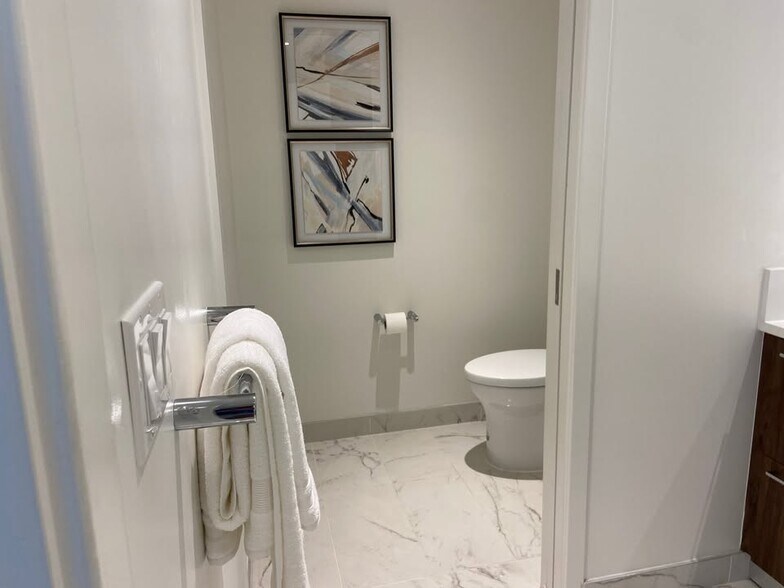 Master Bath - 1650 Silver Hill Dr