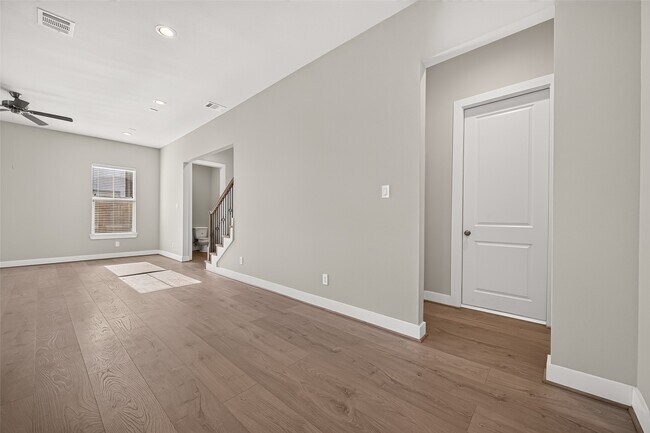 Building Photo - 8802 Hollister Pine Ct