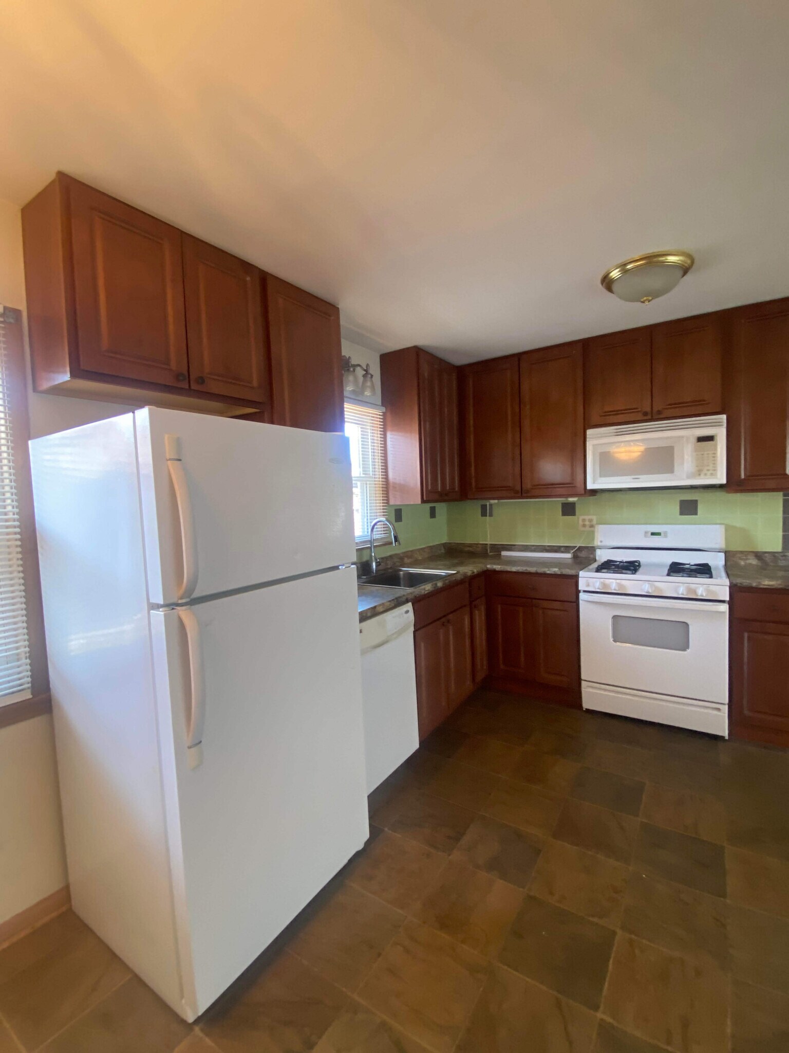 Building Photo - 5757 N Elston Ave