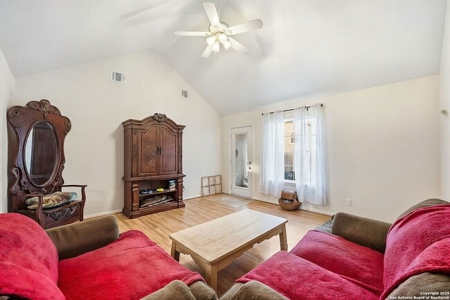 Building Photo - 1150 Green Hill Dr