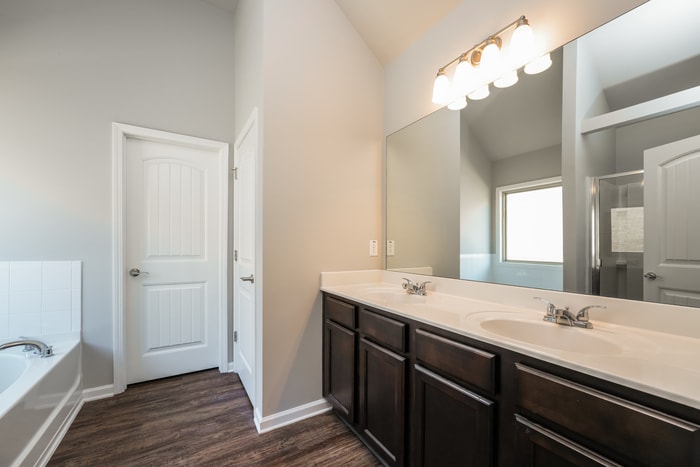 Building Photo - 2419 Oakleaf Cir