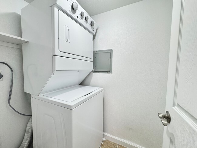 Building Photo - 2920 E Siki Ct