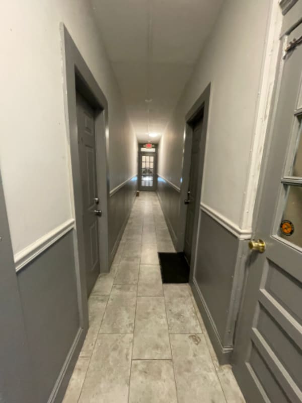Building Photo - 408 Anderson Ave