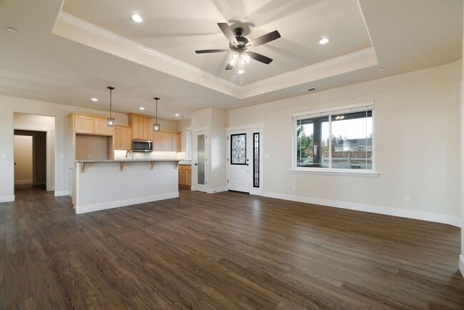 Building Photo - Charming 2-Bedroom, 2-Bath Home with Garage and Office/Den in Paradise, CA!