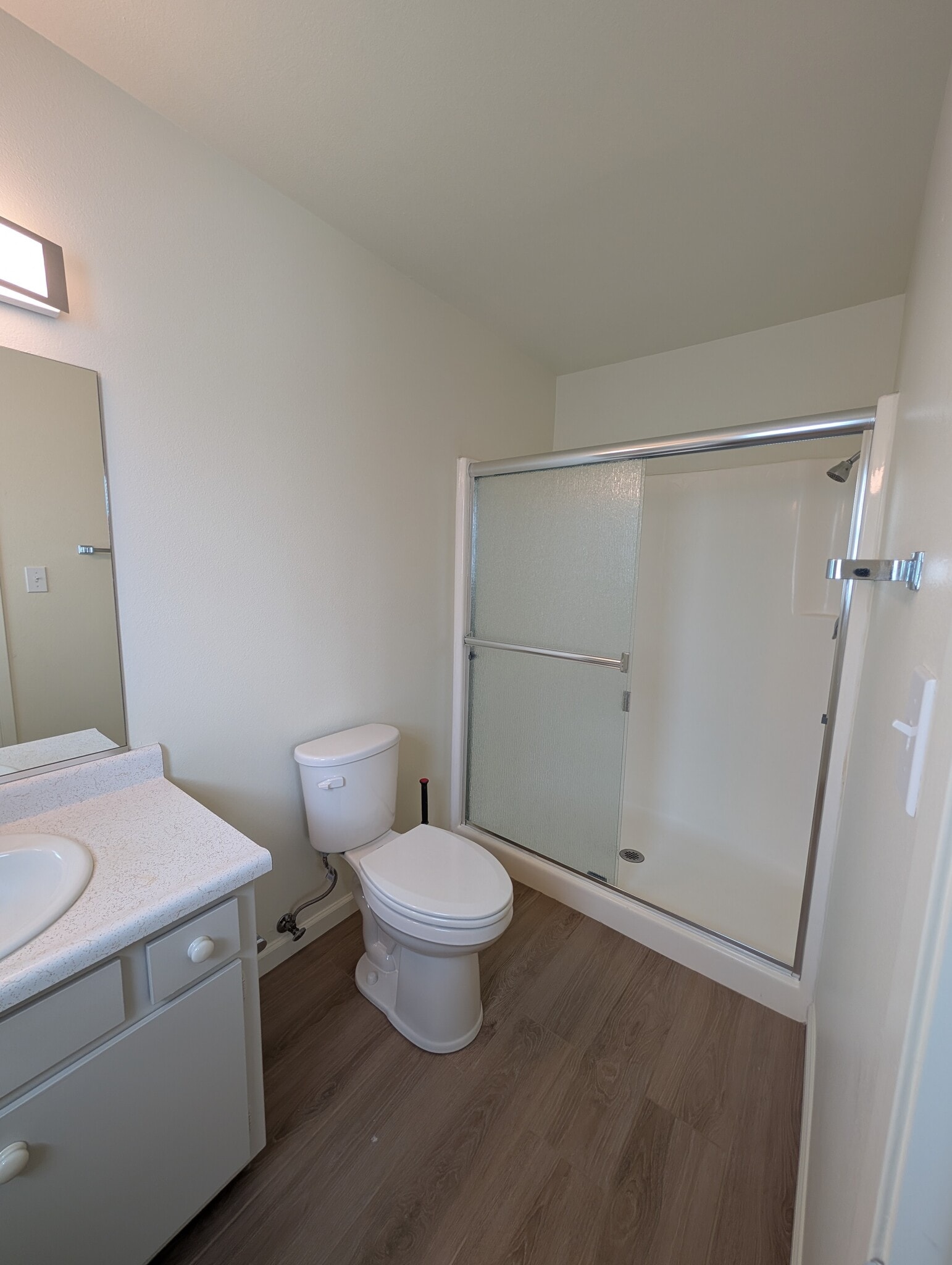 1.75 Bath (en suite) - 2660 Spyglass Dr