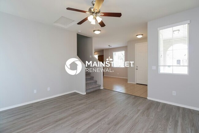 Building Photo - 3 Bedroom Pet-Friendly Home in Phoenix, AZ with Main Street Renewal