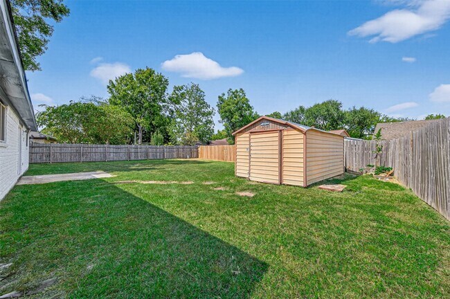 Building Photo - 6822 Dusty Dawn Dr