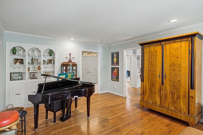 Building Photo - 8311 Juniper Ln