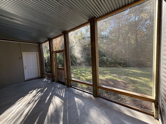 Building Photo - 2 bedroom, 2 bathroom Condo