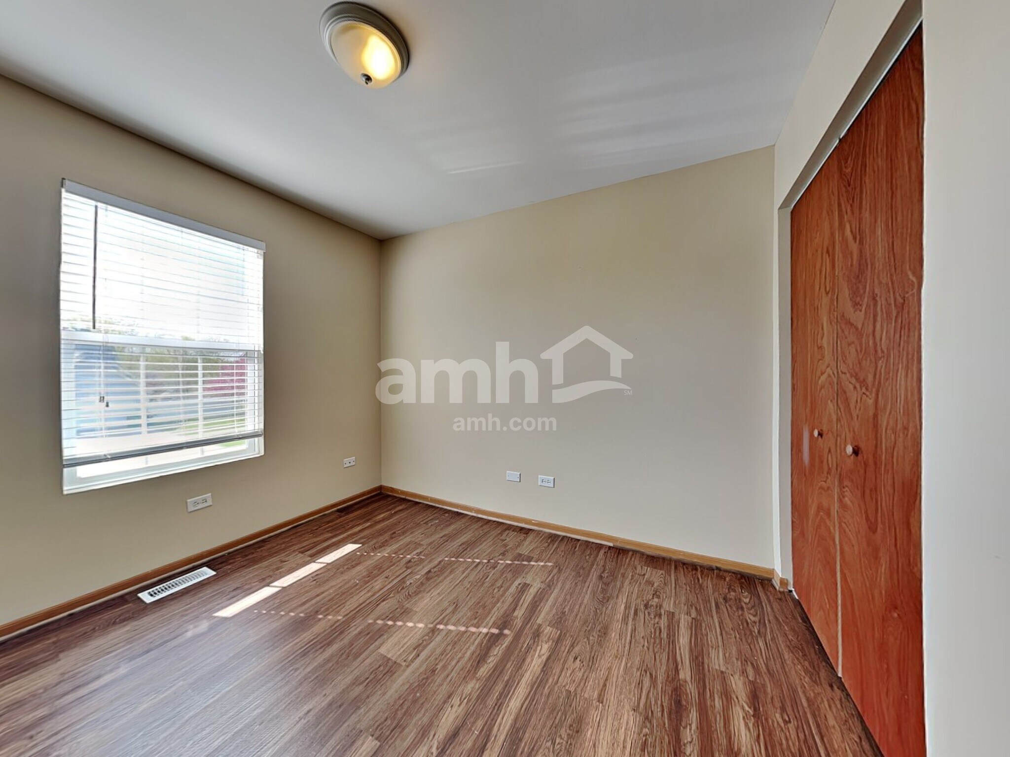 Building Photo - 1002 Belden Way