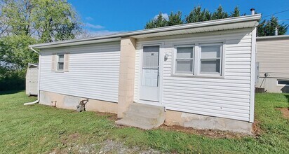 Building Photo - 390-392 W Cherry Lane