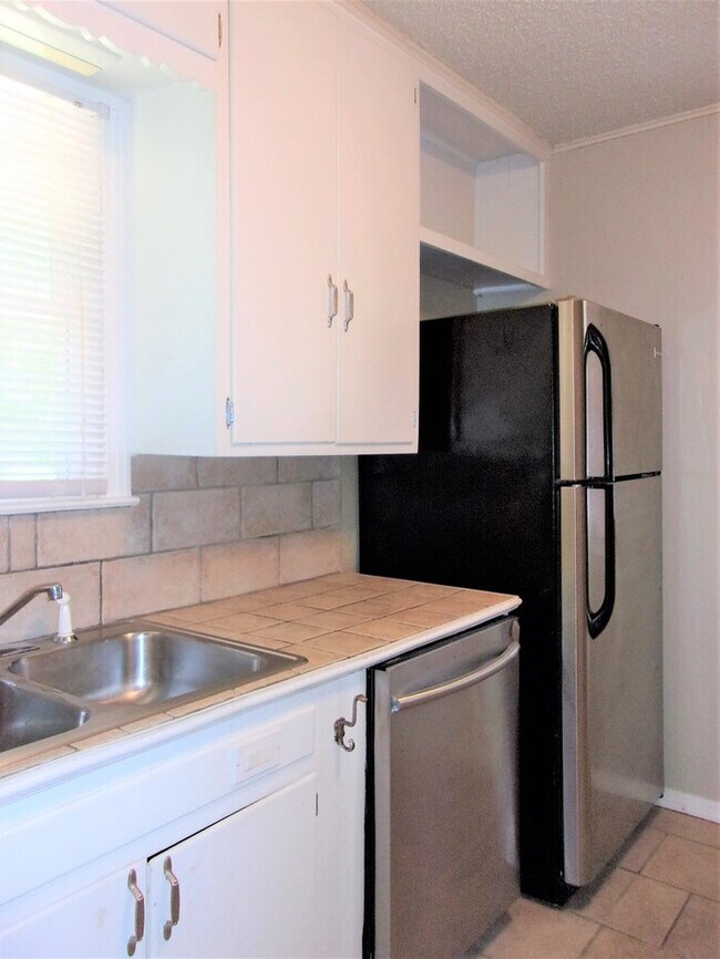 Building Photo - 3 BED 1 BATH IN CASADY HEIGHTS ADDITION OF THE VILLAGE