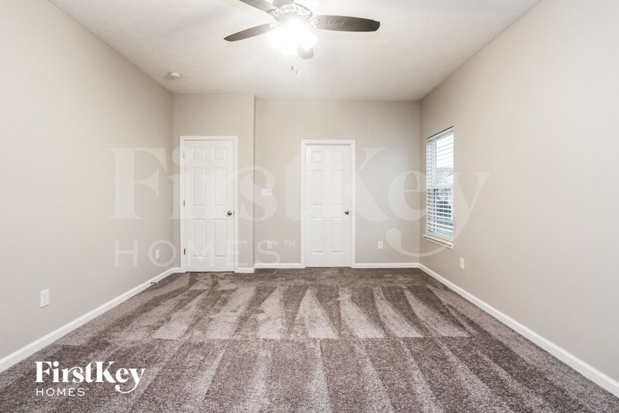 Building Photo - 12128 Fall Ct