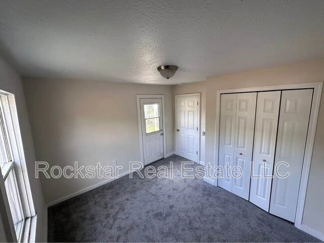 Building Photo - 9322 Cheney Spokane Rd