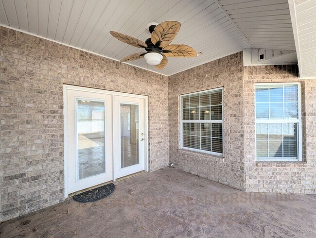 Building Photo - Luxurious Relaxation in Raintree