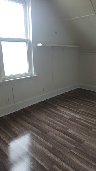 Building Photo - 301 Rockwell St