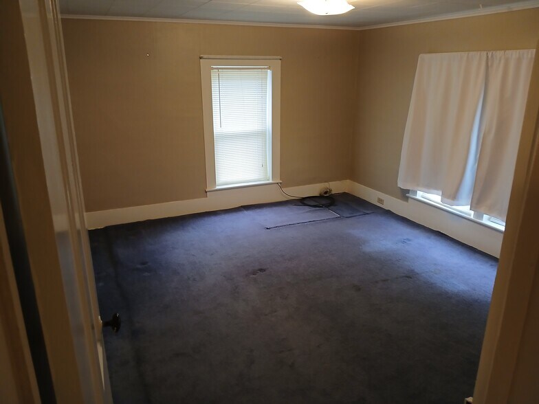 Building Photo - 57 E Morris St