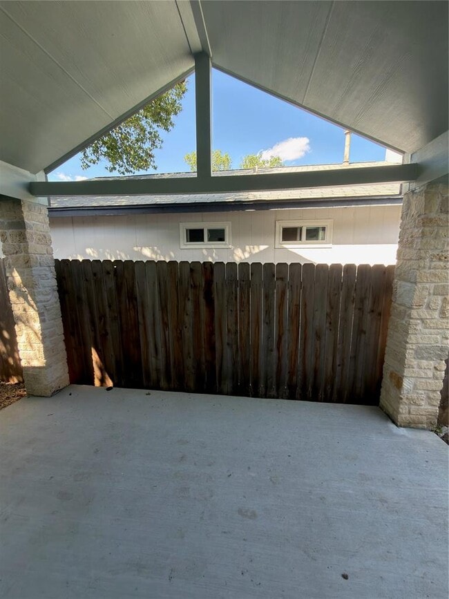 Building Photo - 5805 Kevin Kelly Pl