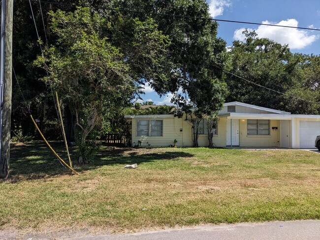 Building Photo - 3701 Ferguson St
