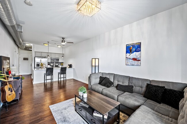 Building Photo - 1441 Central St