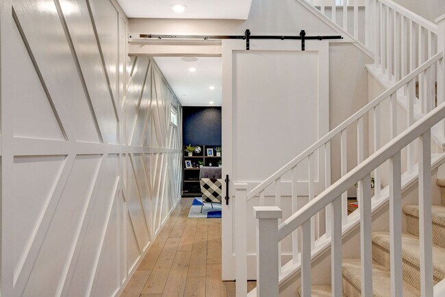 Building Photo - Luxury Fully Furnished Designer Home in Inspirada!