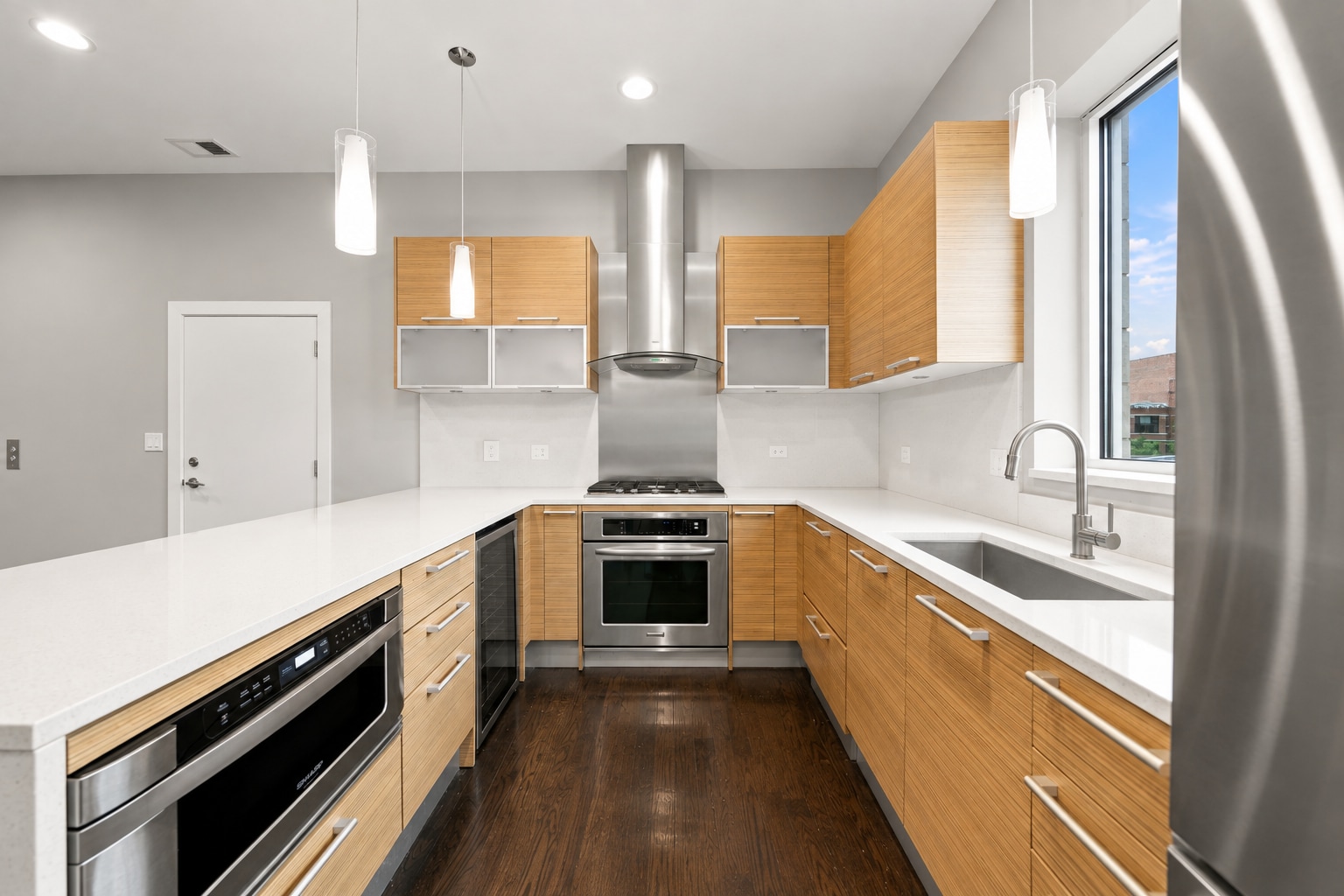 Building Photo - 815 N Ashland Ave