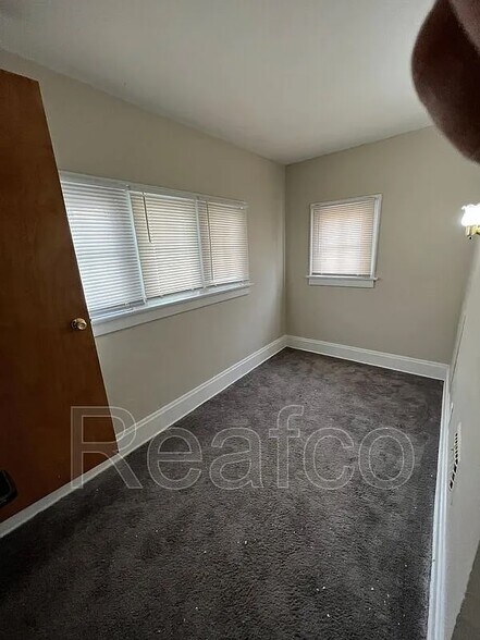 Building Photo - 1450 Hamlet St