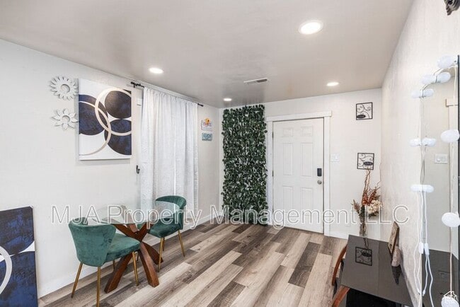 Building Photo - 3304 S 460 E