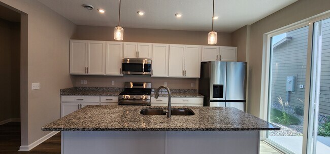 Building Photo - 1515 100th Ave NW