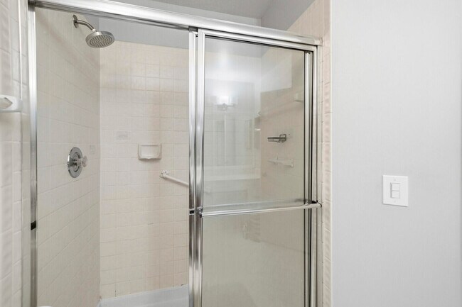 Building Photo - 5155 Europa Dr