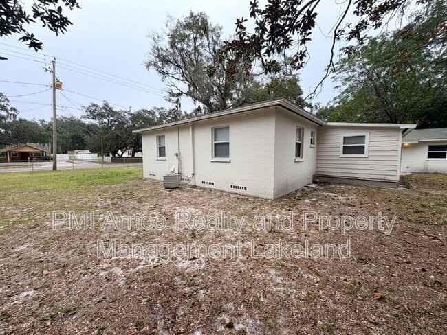 Building Photo - 1009 N Forbes Rd