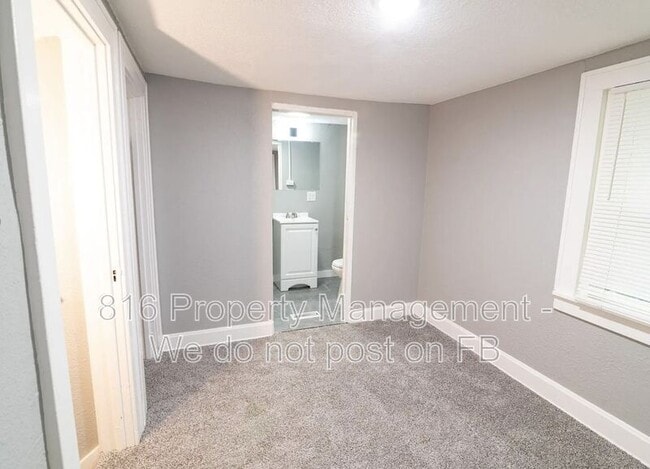 Building Photo - 5815 Euclid Ave E