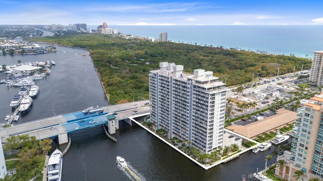 Building Photo - 2800 E Sunrise Blvd