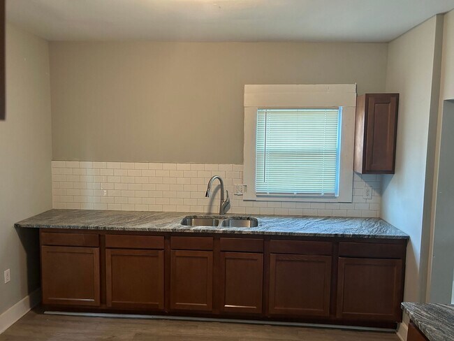 Building Photo - 81 Woodland St