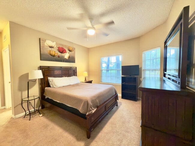 Building Photo - Turnkey and Move-in ready! Fully Furnished...
